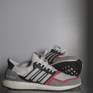 Adidas Ultra Boost S&L White Grey Scarlet Size 11 - Very Good Condition